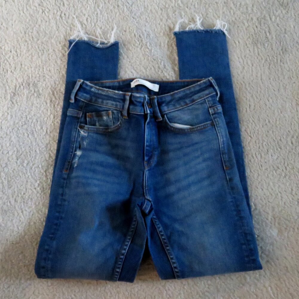Zara 1975 Distressed Skinny Jeans Size 4 Medium Blue Raw Hem
